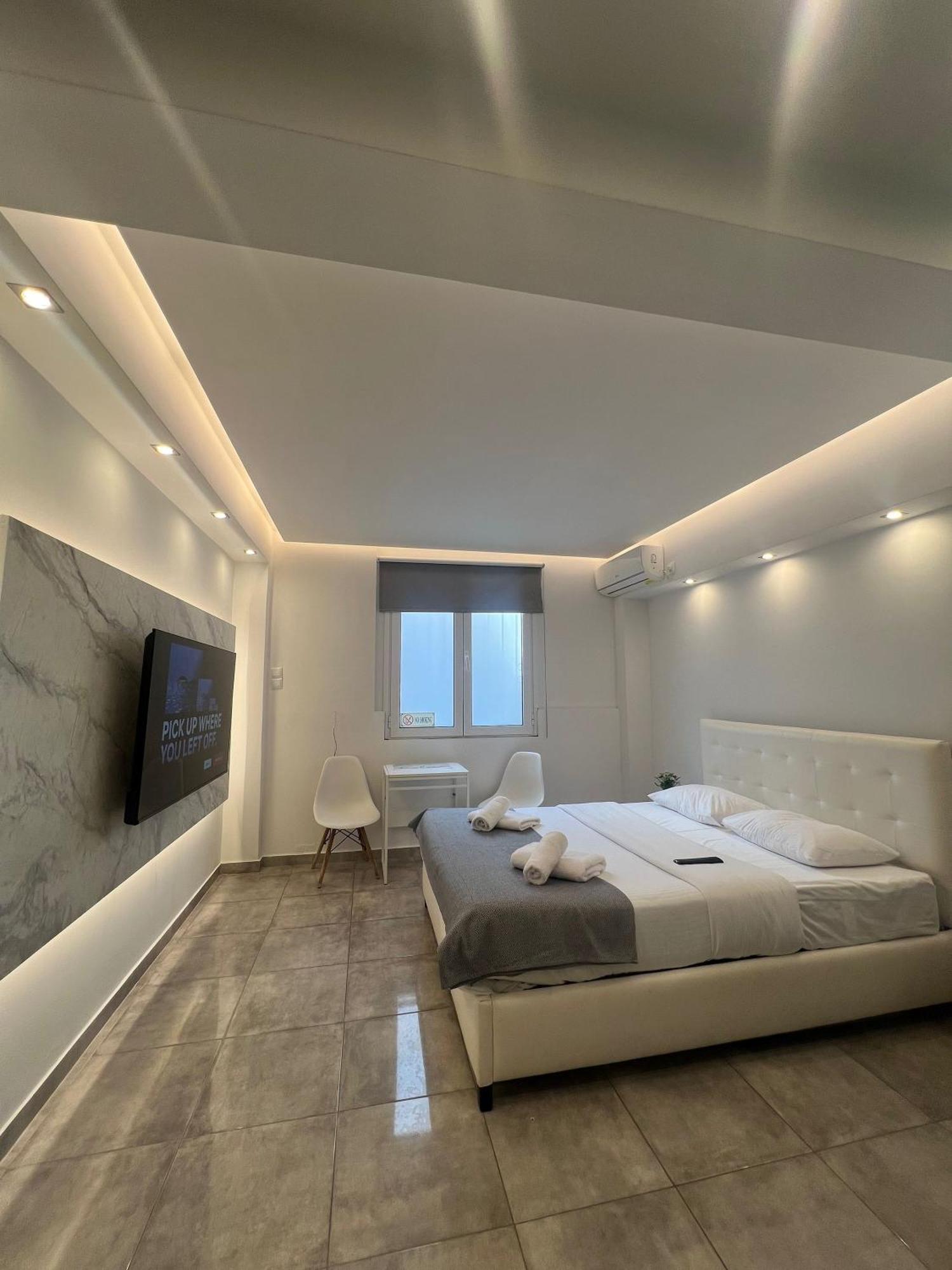 Purple- Lux Studio 2' From Metro Petralona Atenas Exterior foto